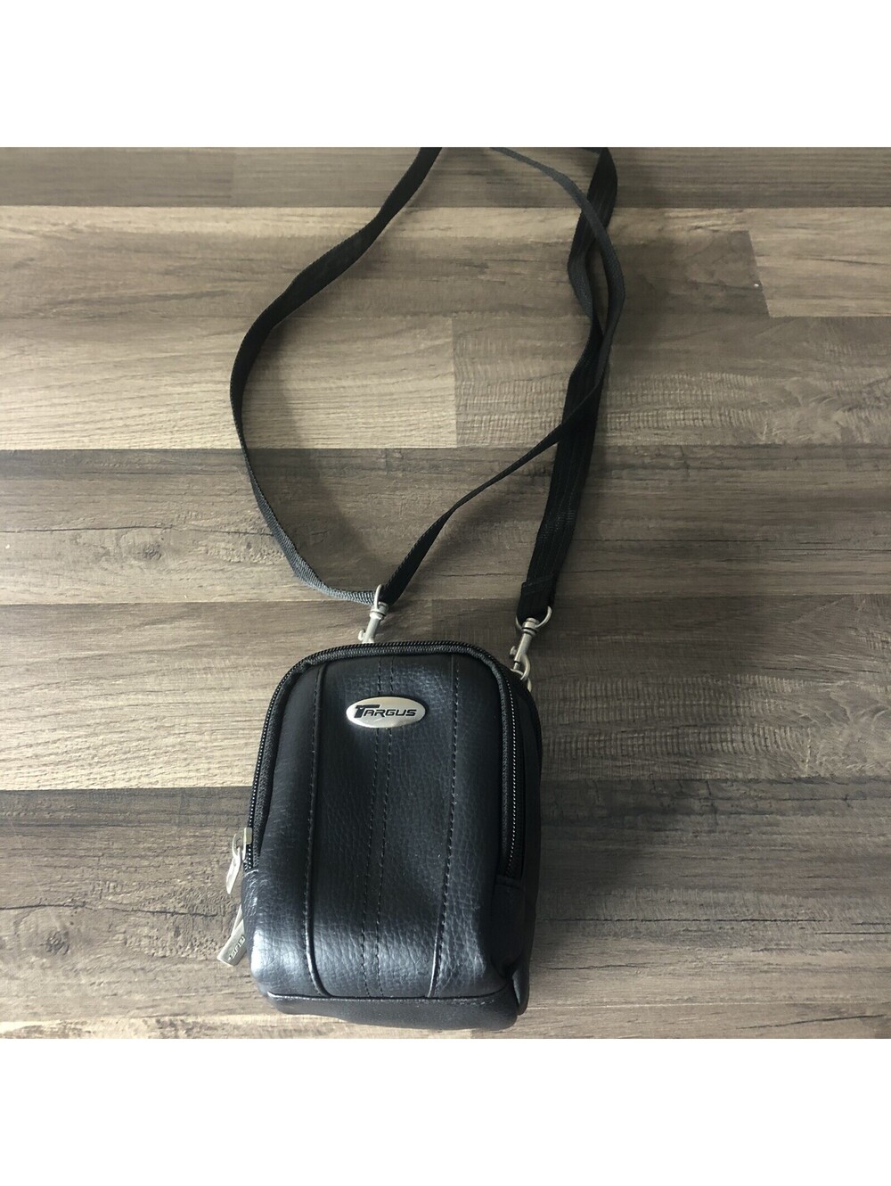 Targus Digital Camera Case With Shoulder Strap 4”x5”x3”
